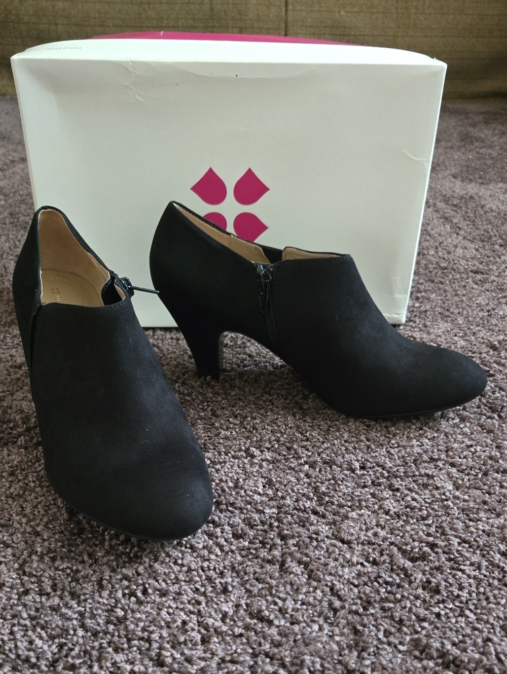 NEW Naturalizer Black Heeled Booties 8 M
